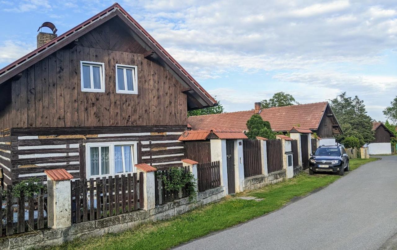 Chalupa u rybníka Střehom Dolní Bousov Exterior foto