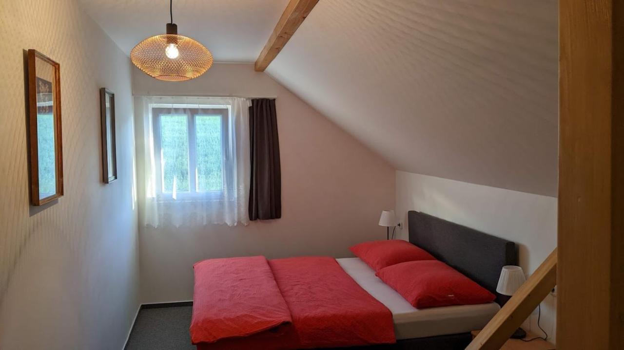 Chalupa u rybníka Střehom Dolní Bousov Exterior foto